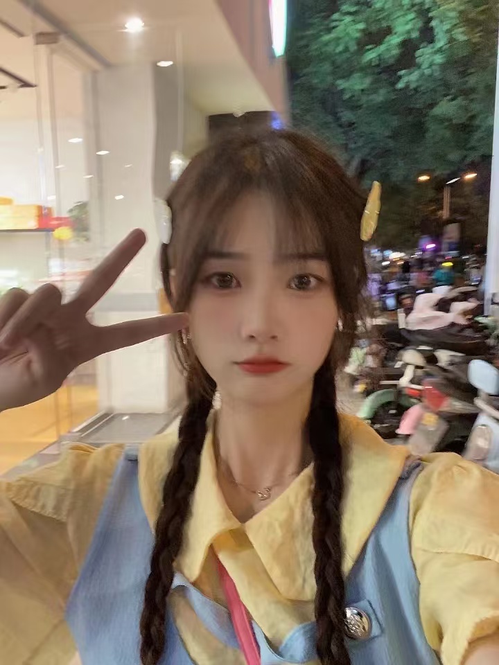 在校18岁小姐姐甜妹