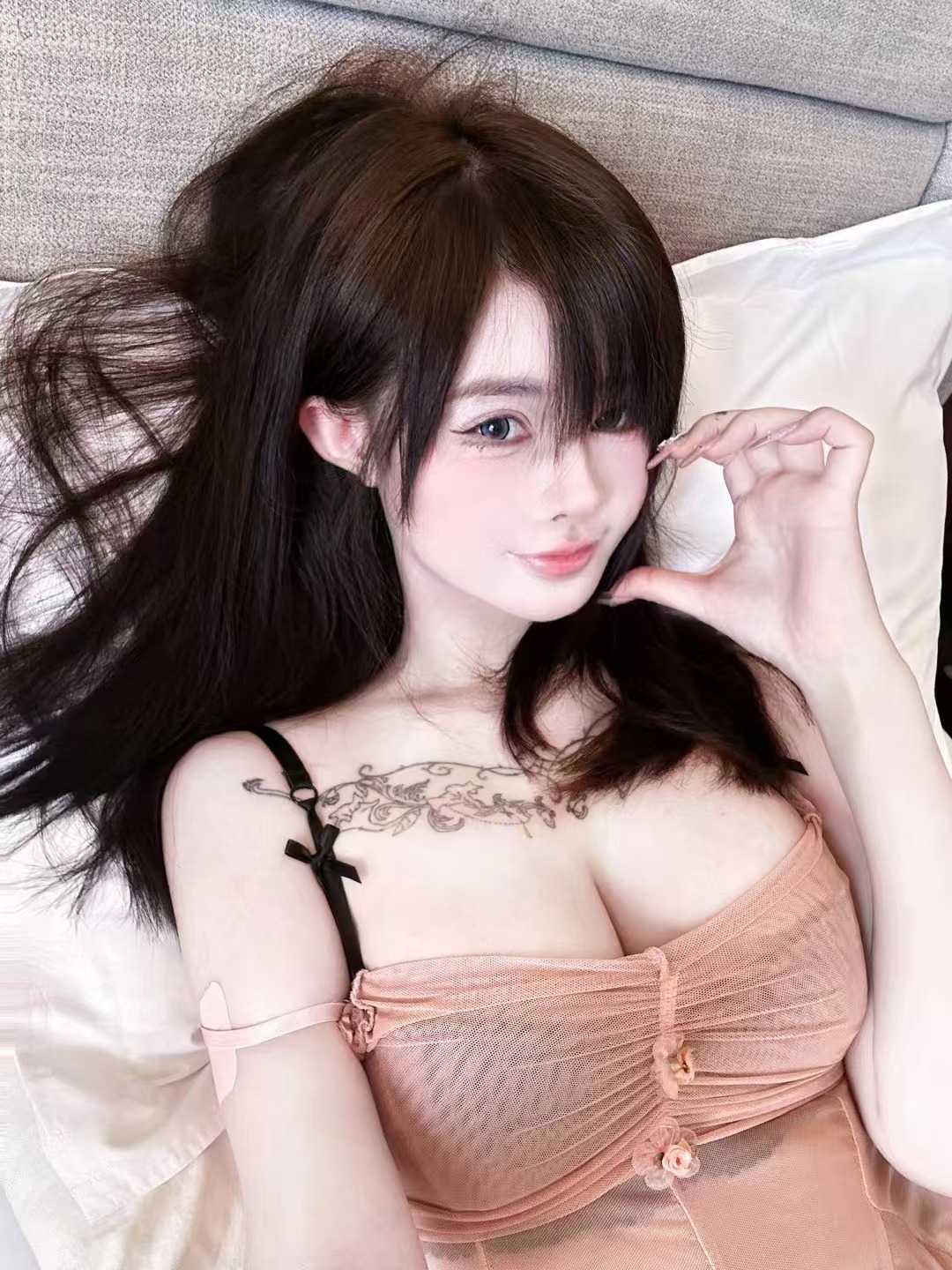 无锡童颜巨乳萝莉金怡婉