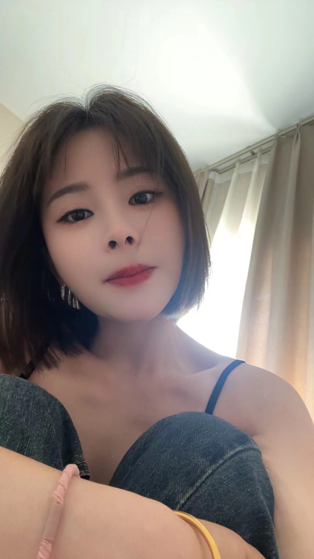 杨浦短发嫩妹小可爱