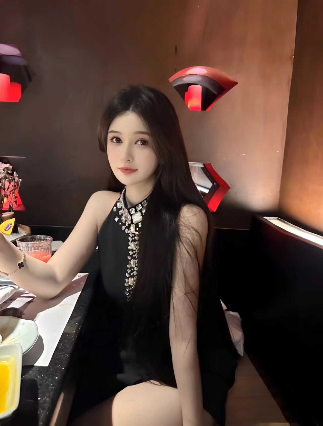 静安白嫩甜妹小倪妮