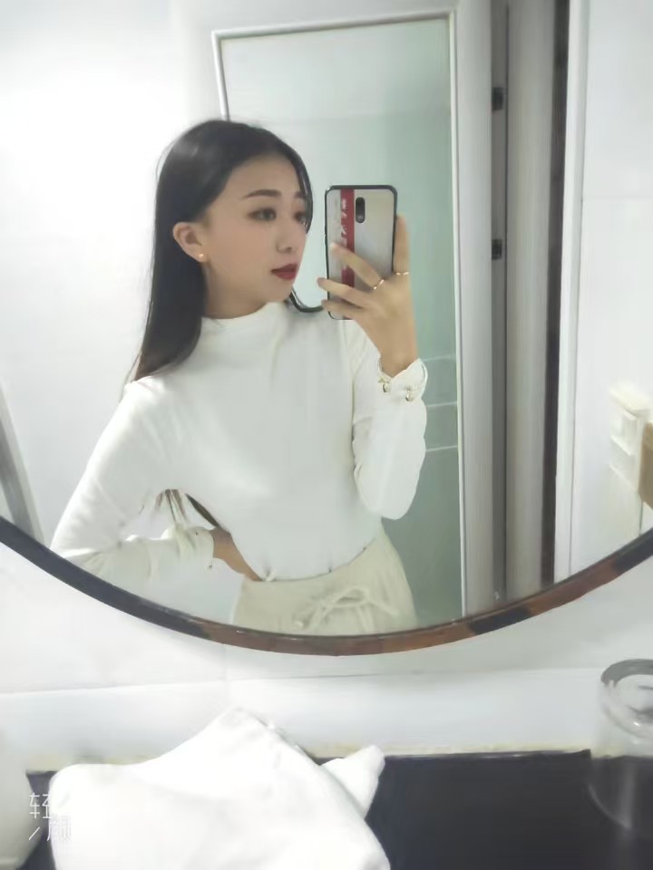 上完课大汗淋漓，身材曼妙，好评