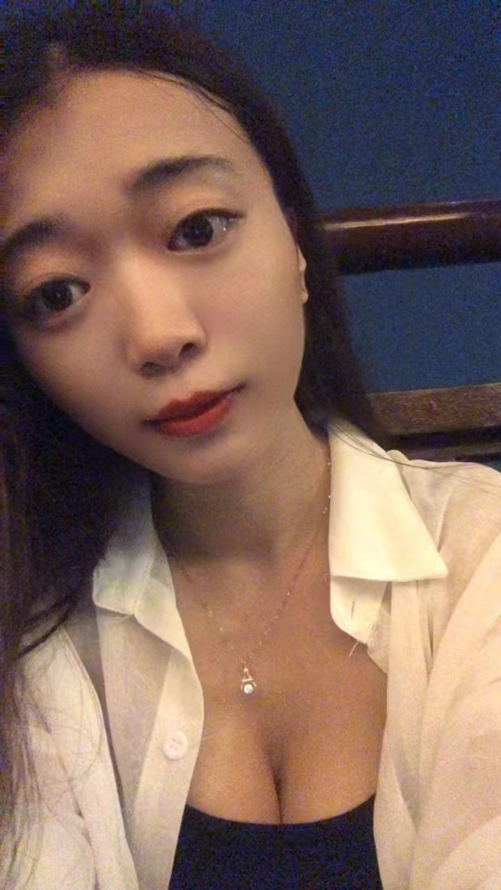 上完课大汗淋漓，身材曼妙，好评