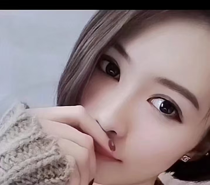 崇智路气质短发御姐岚岚