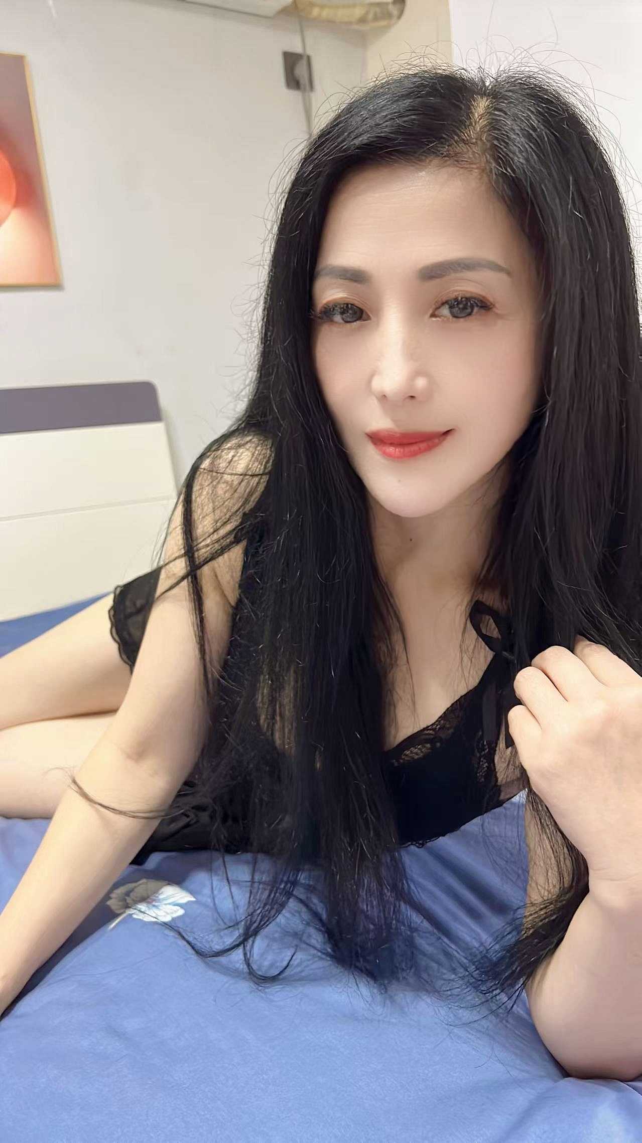 会所出来的服务型姐姐