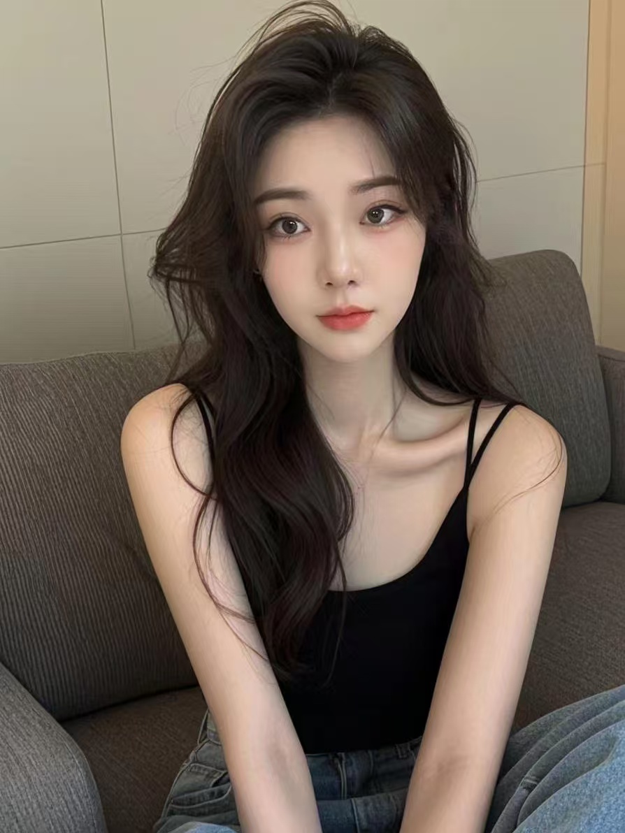 乖巧白嫩小女友萱宝