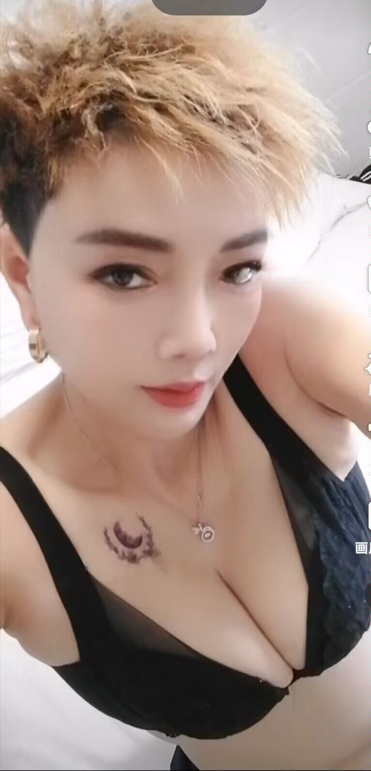 罗湖短发朵朵