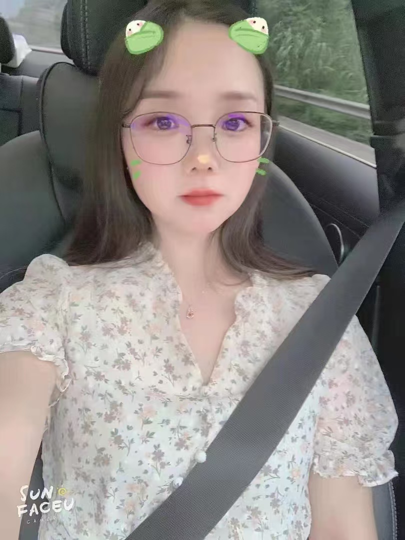 兼职开课，很文静的小姐姐