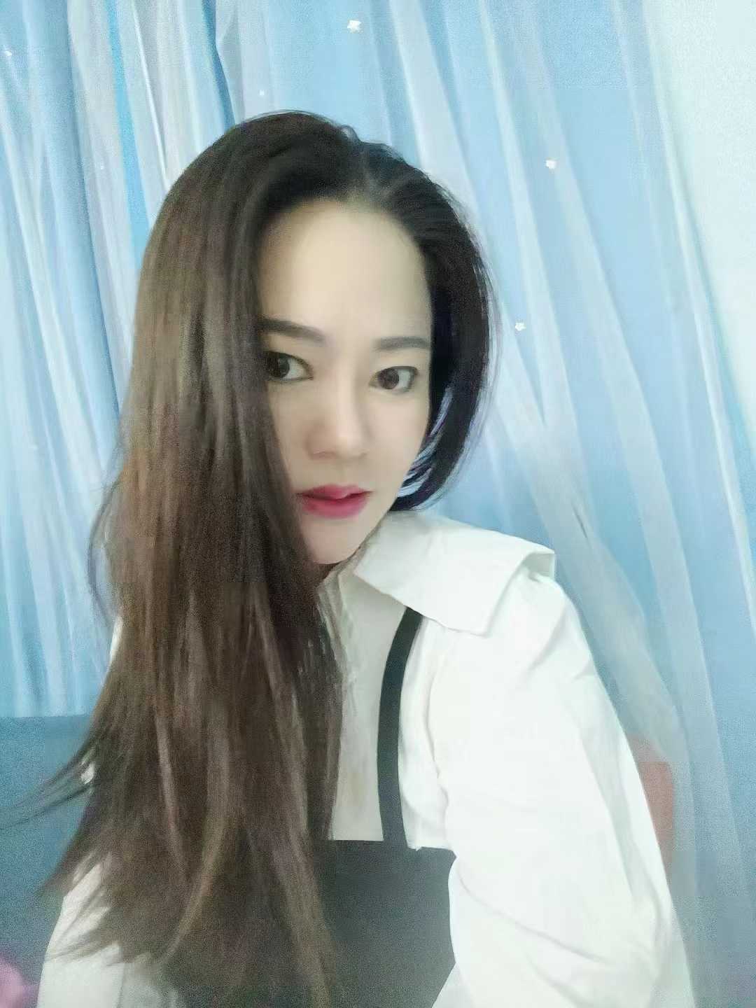 海珠美艳肉感辣妹小云