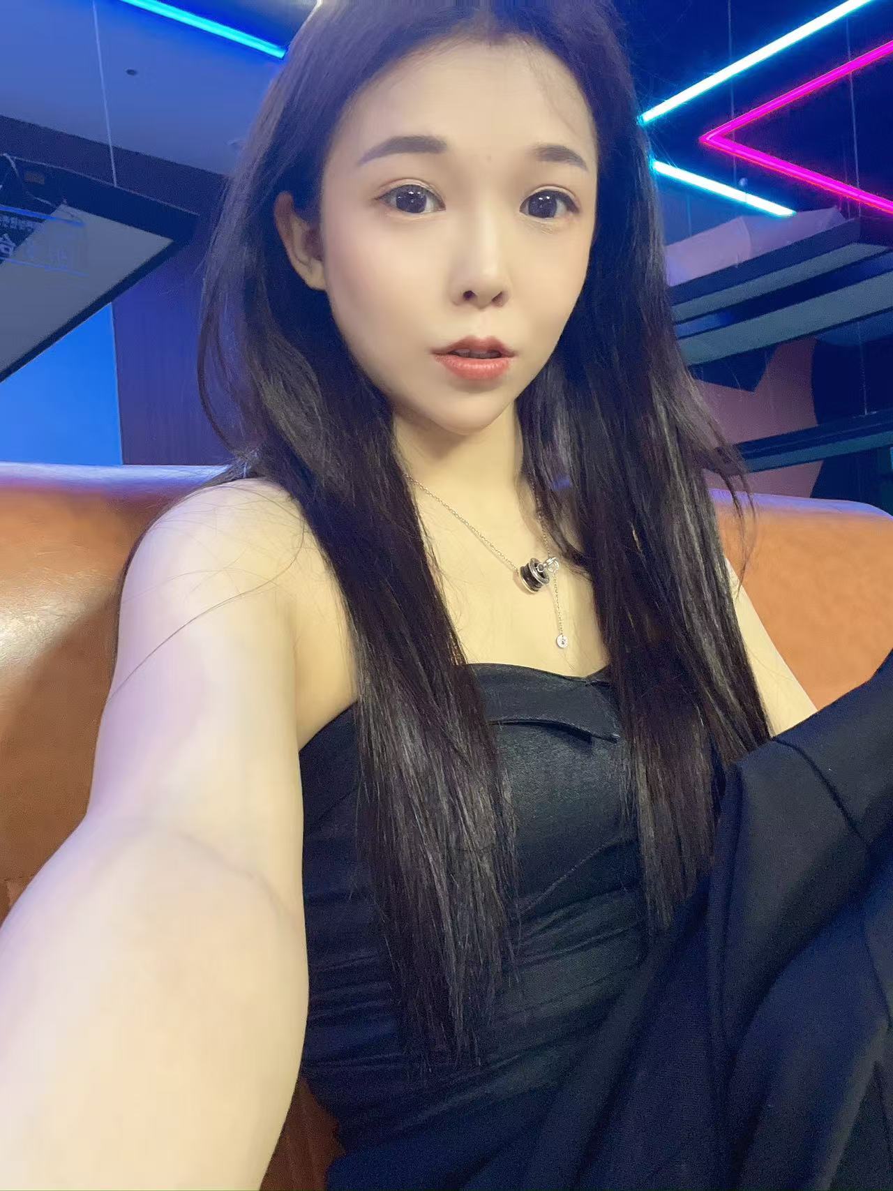 身材比例完美,各种姿势都行