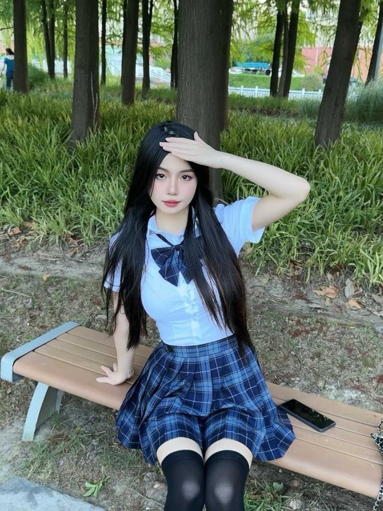 大奶呼之欲出谁也忍不住