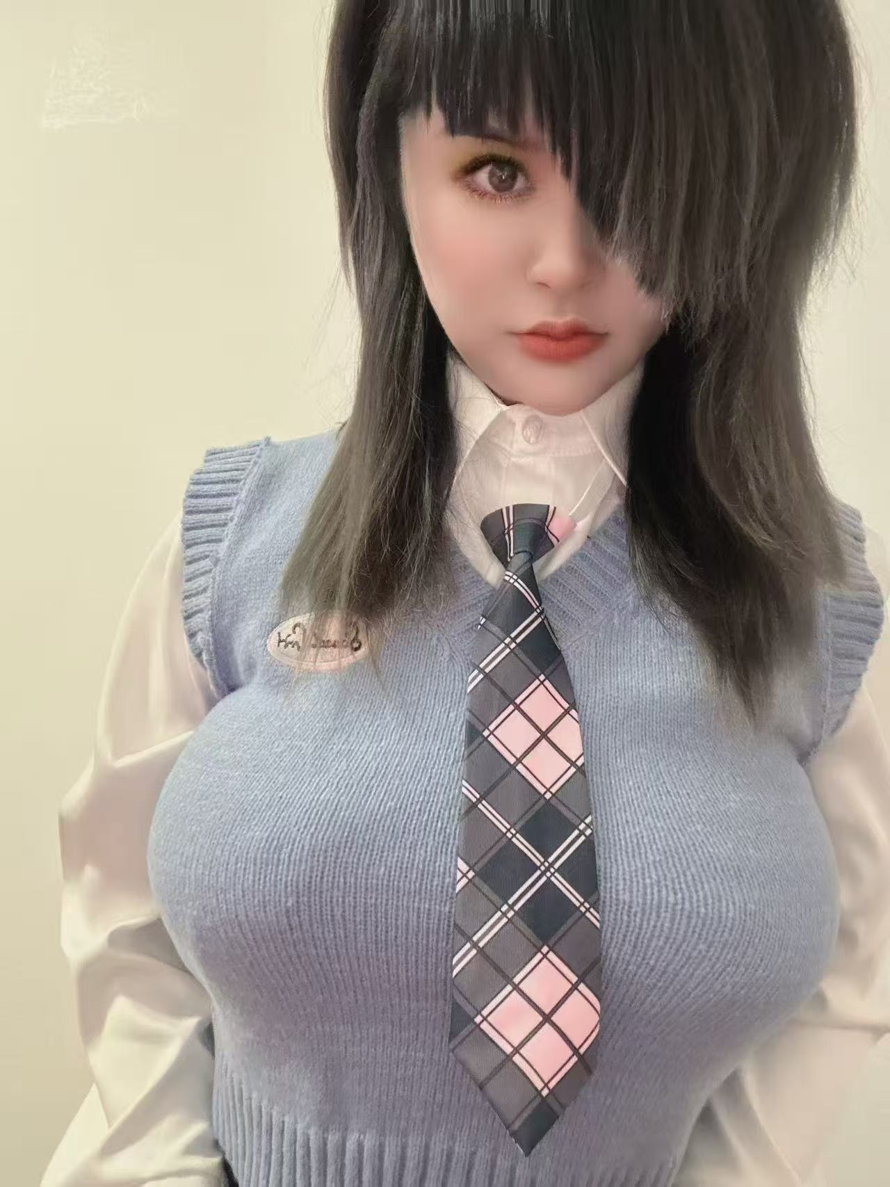 丰满热辣小姐姐浮尘