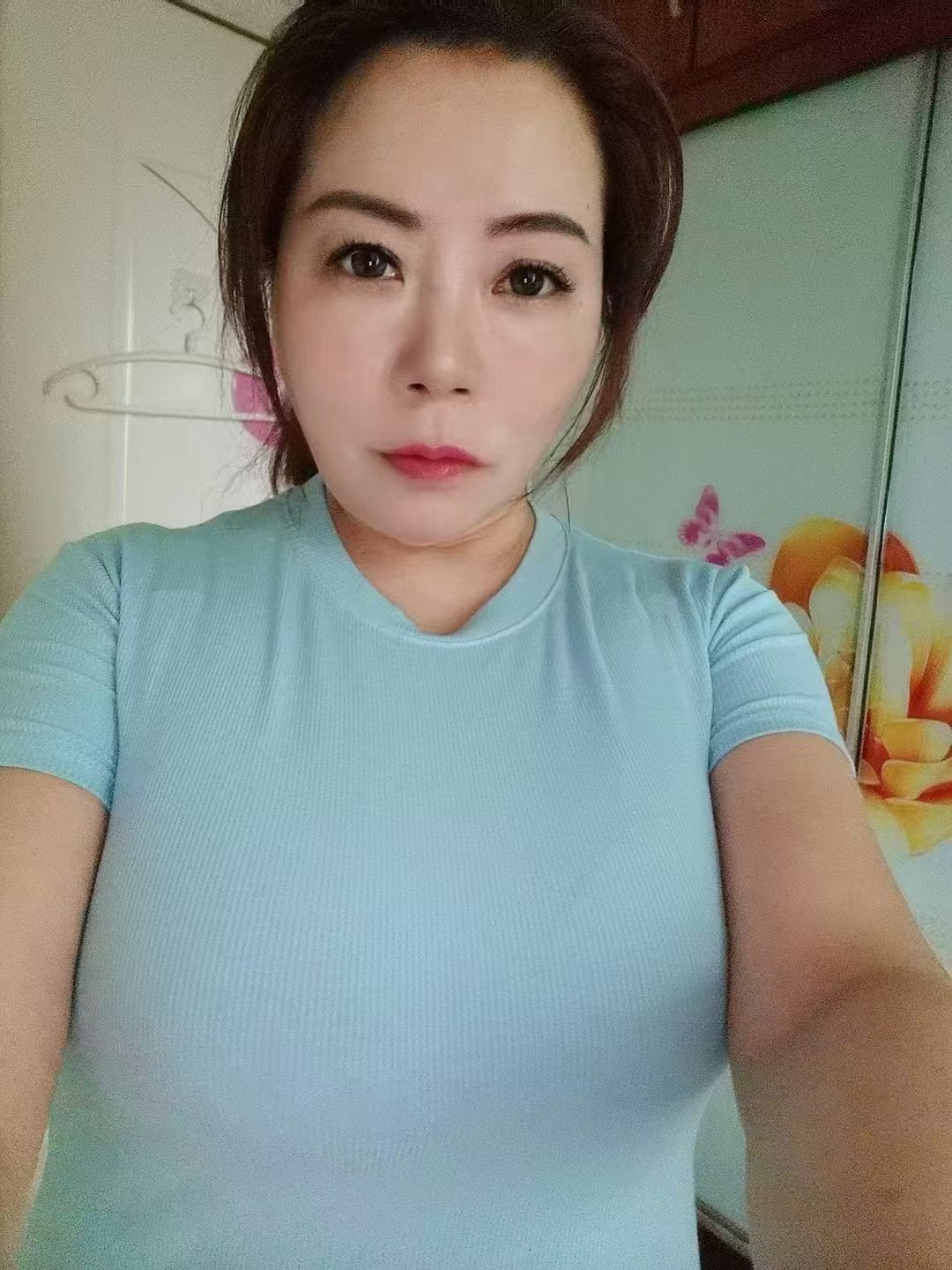 容桂大胸妩媚丽丽