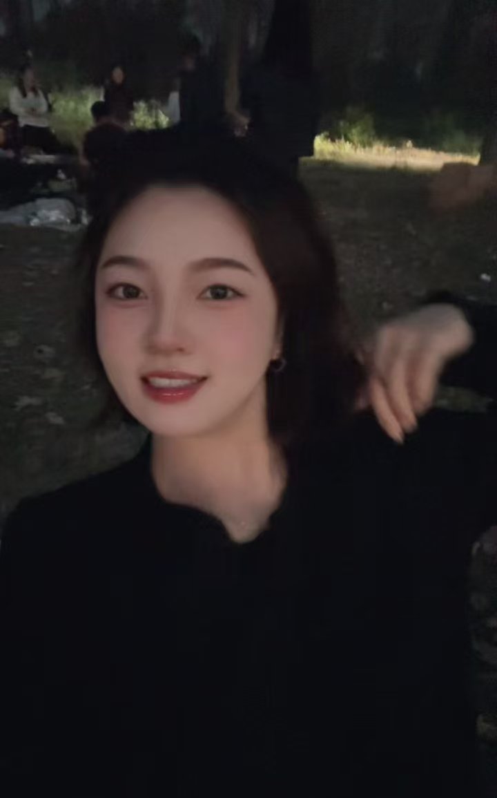 软糯服装设计师丽丽