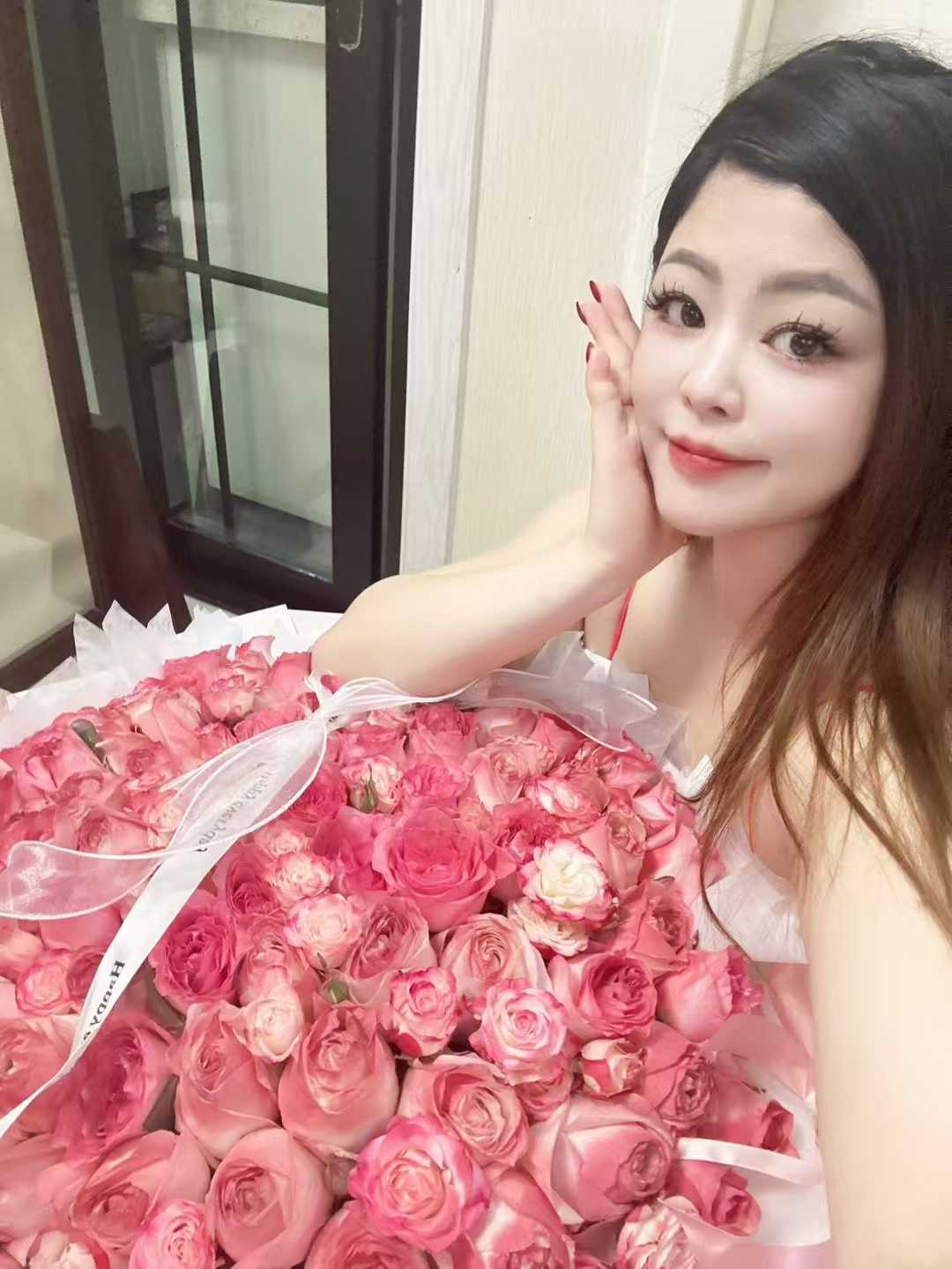 微胖美女妹子很配合