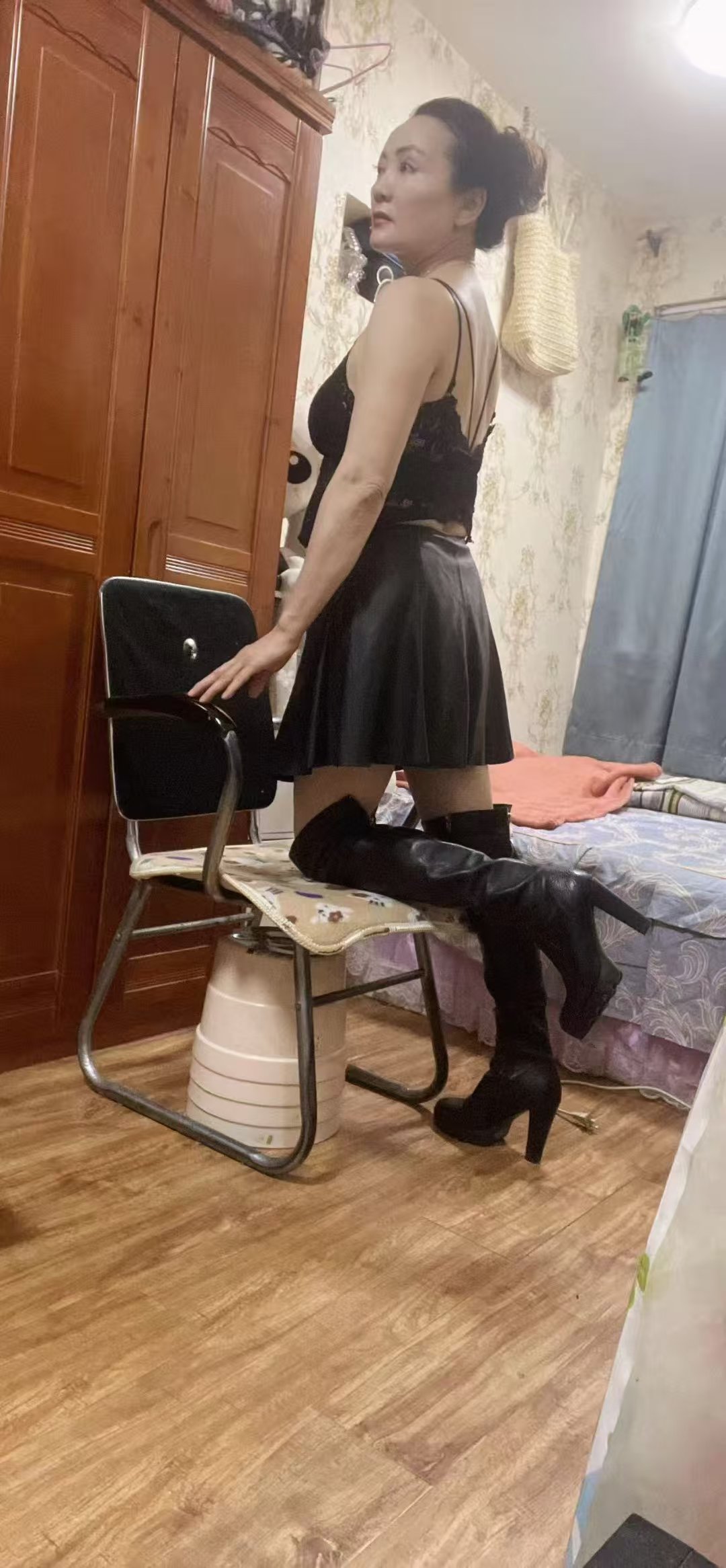 沙区风情轻熟优雅姐