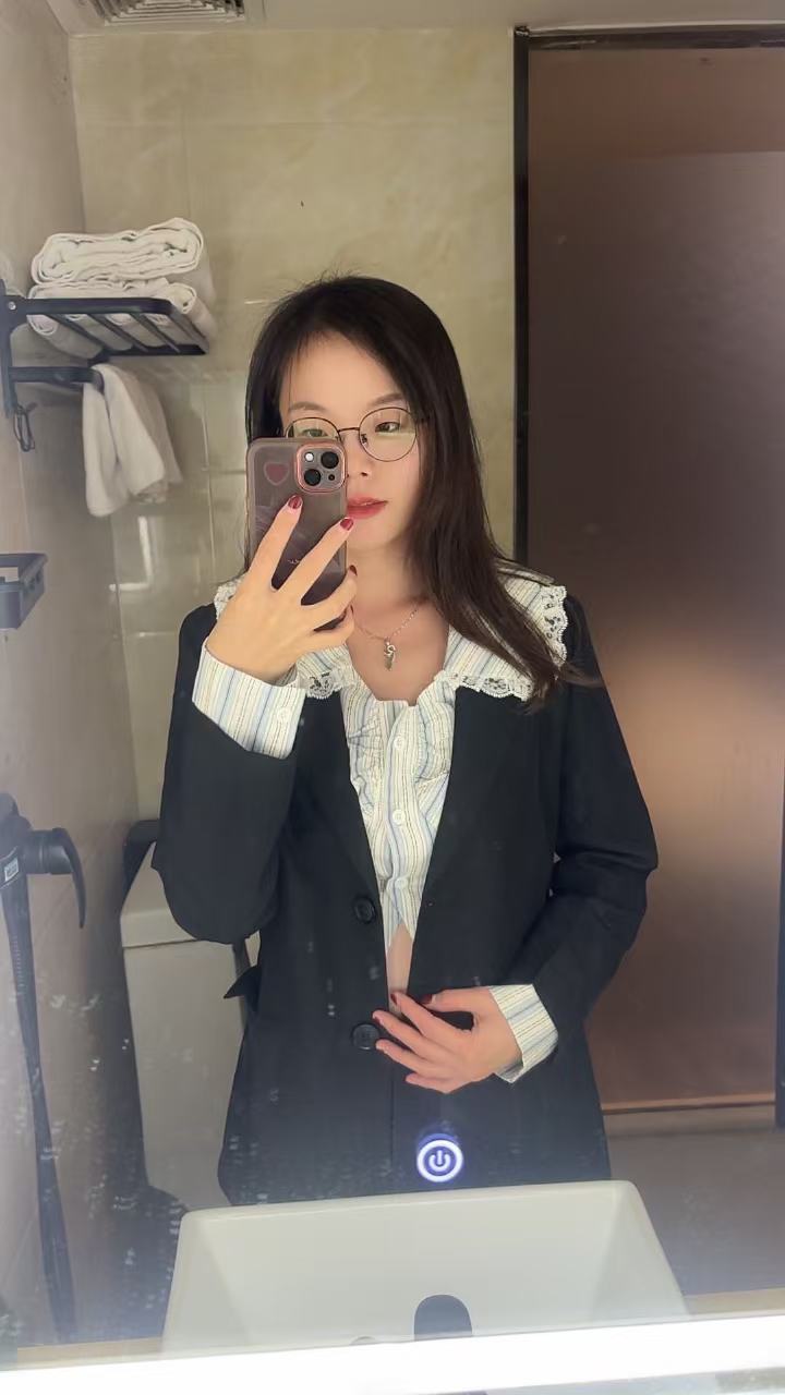 禅城文静眼镜娘