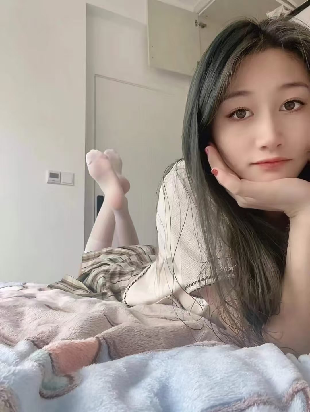 兼职辣妹白嫩小丽