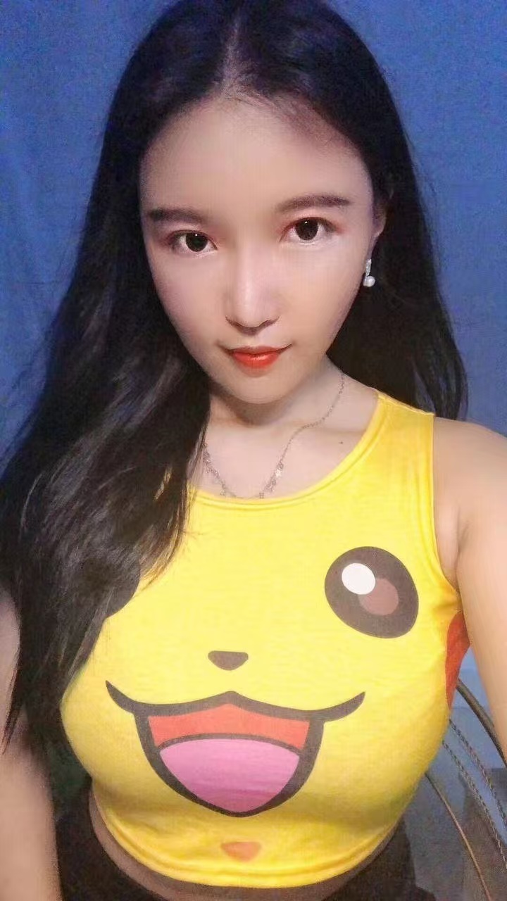 龙华魅惑妖精车模伊伊
