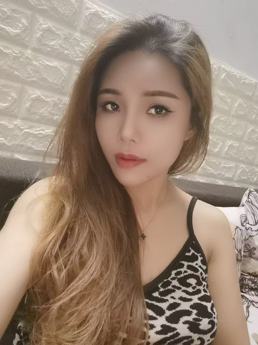 白云爆乳无名小姐姐