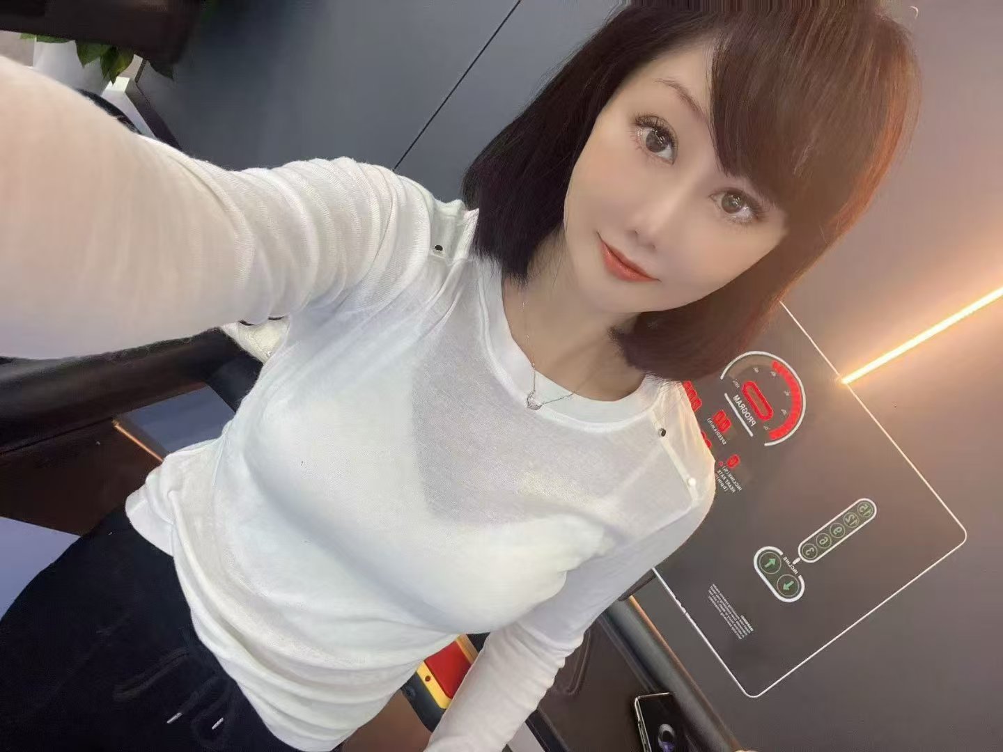 虹口美艳短发御姐玉子