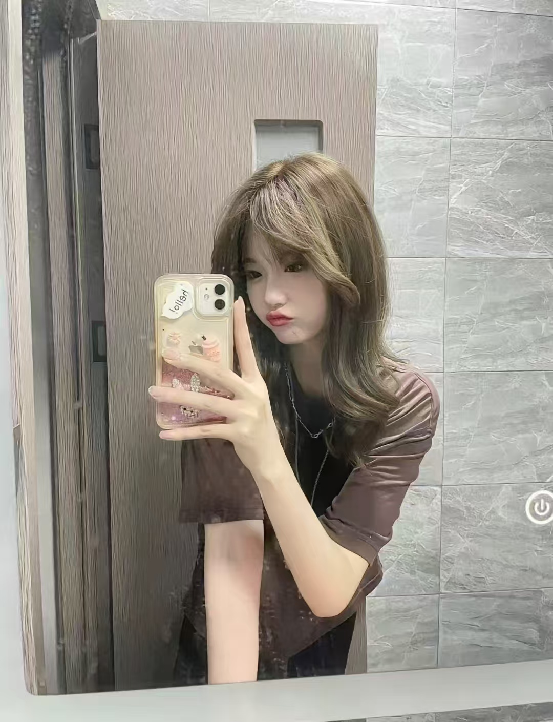 白嫩完美炮架子牛奶