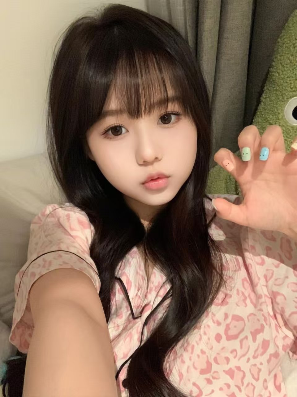 甜萌川妹默默