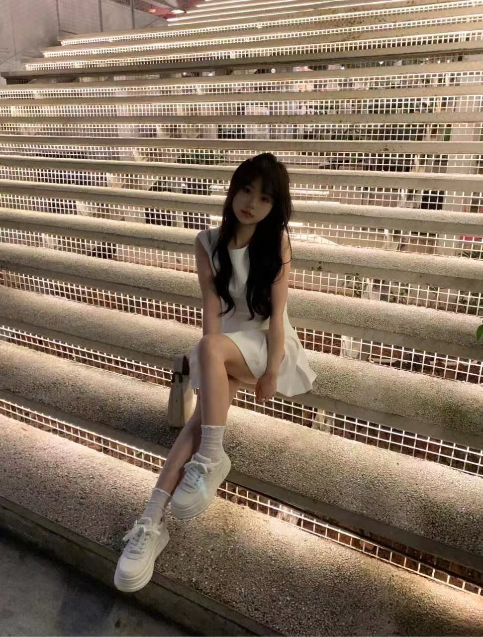 甜萌川妹默默