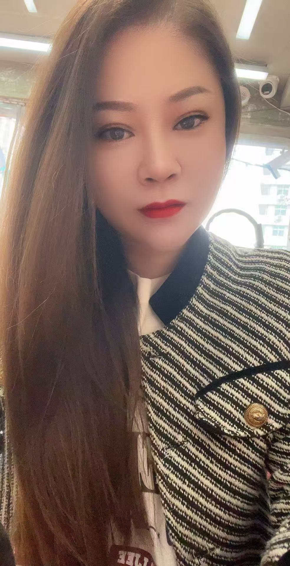 泉山大白奶御姐甜甜