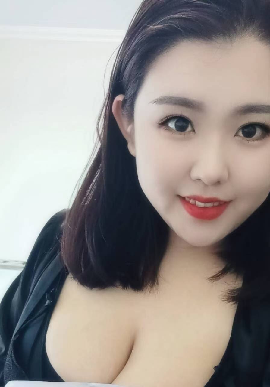 99年极品爆乳小辣妹