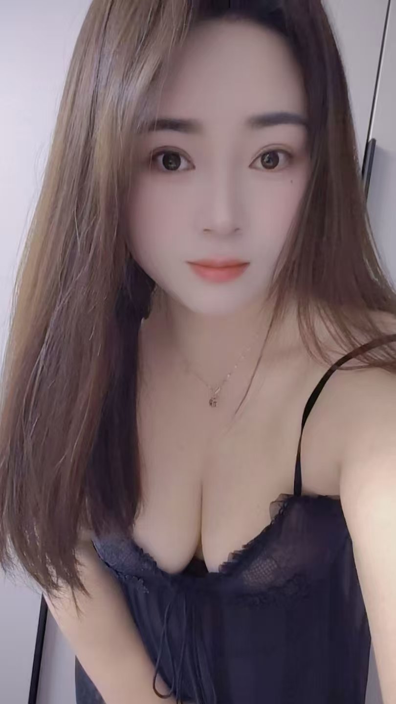 鼓楼丰满白嫩辣妹悦悦