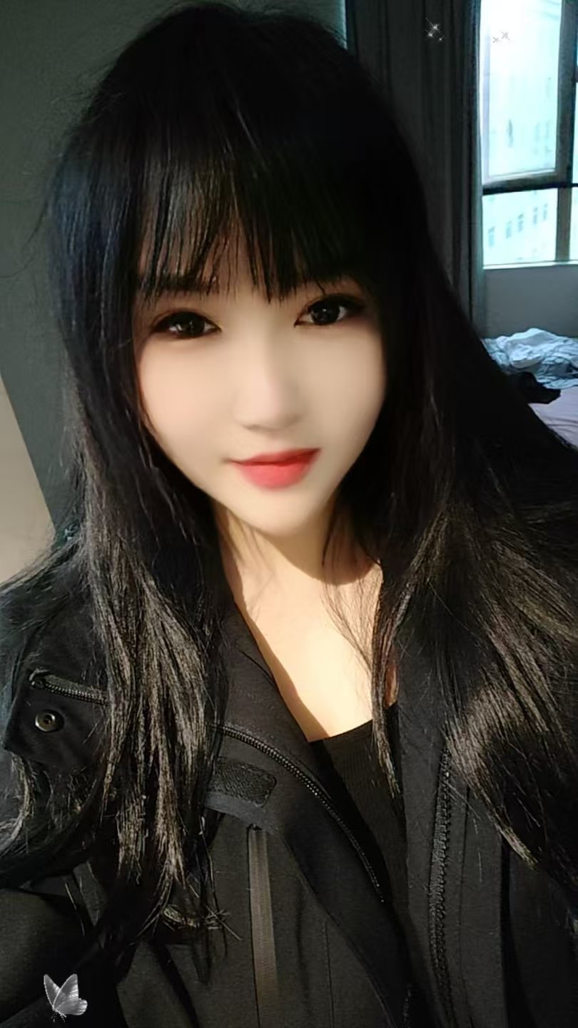 前凸后翘大波软胸兼职小芳
