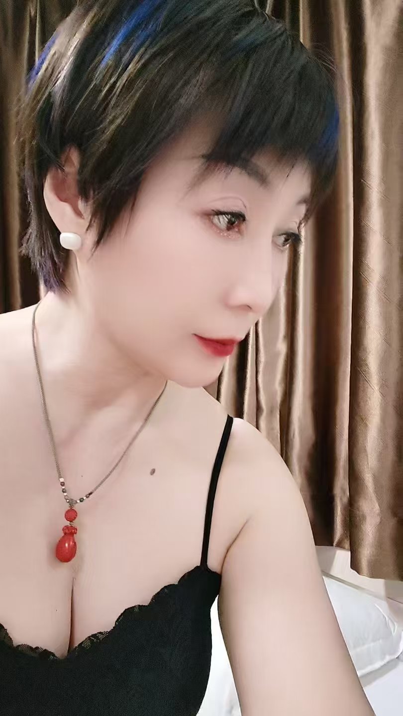 拱北丰满短发御姐甜宝