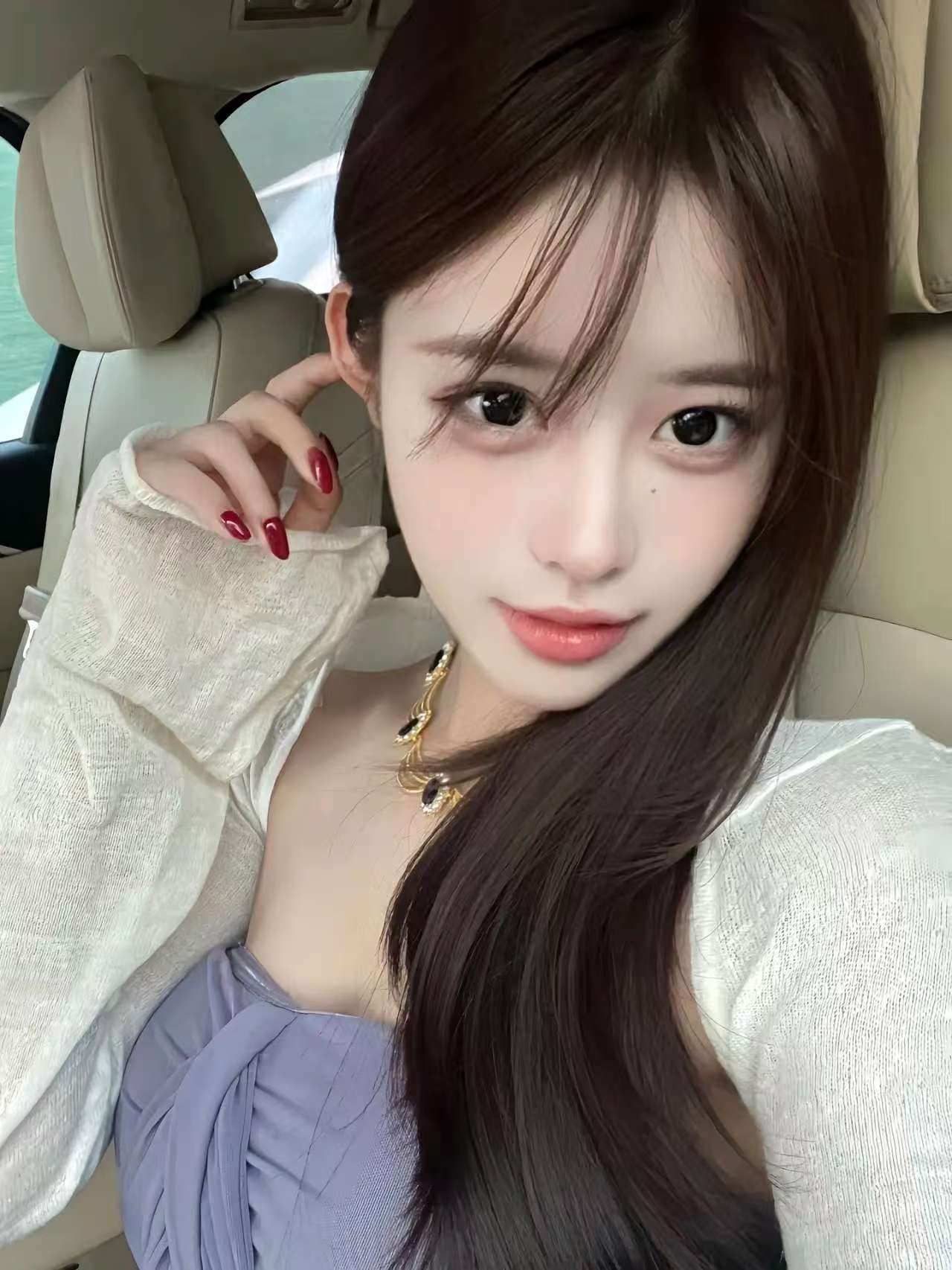 新市白嫩丰满甜妹