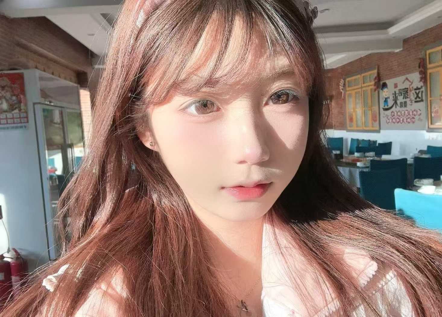 二七粉嫩甜妹小紫