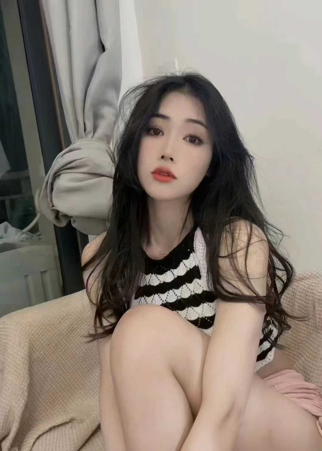 西湖白嫩美妞允允