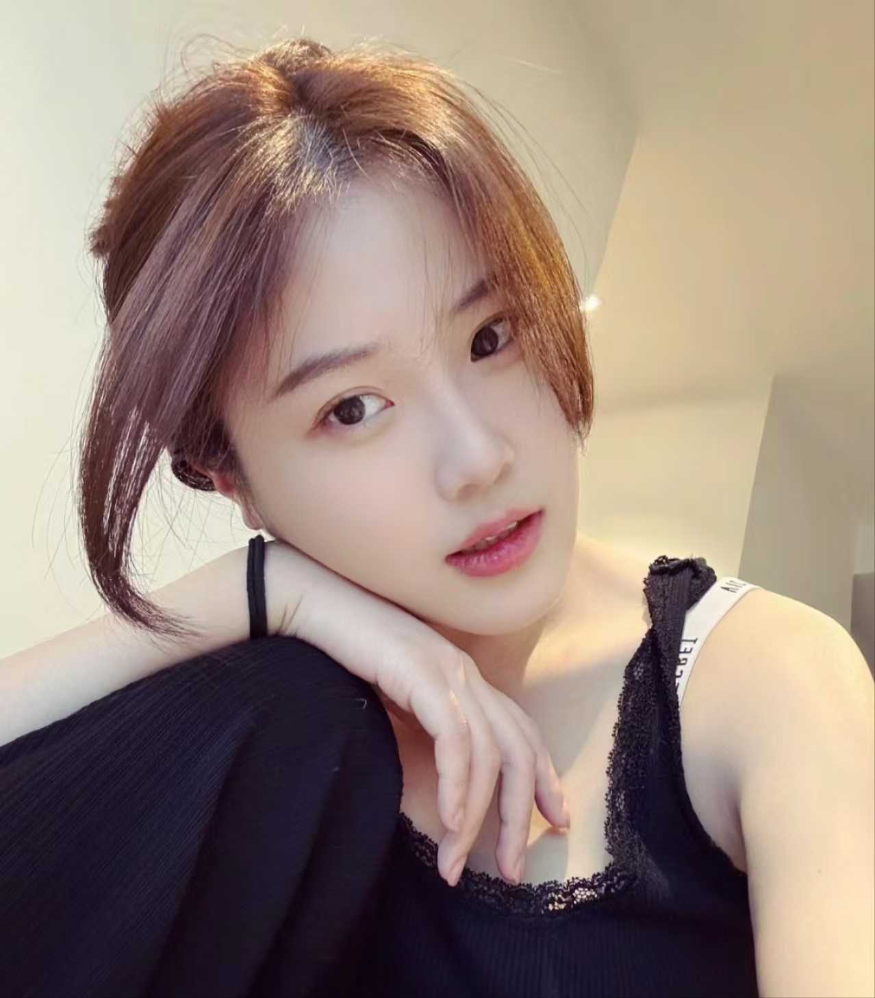 朝阳白嫩美妞圆圆
