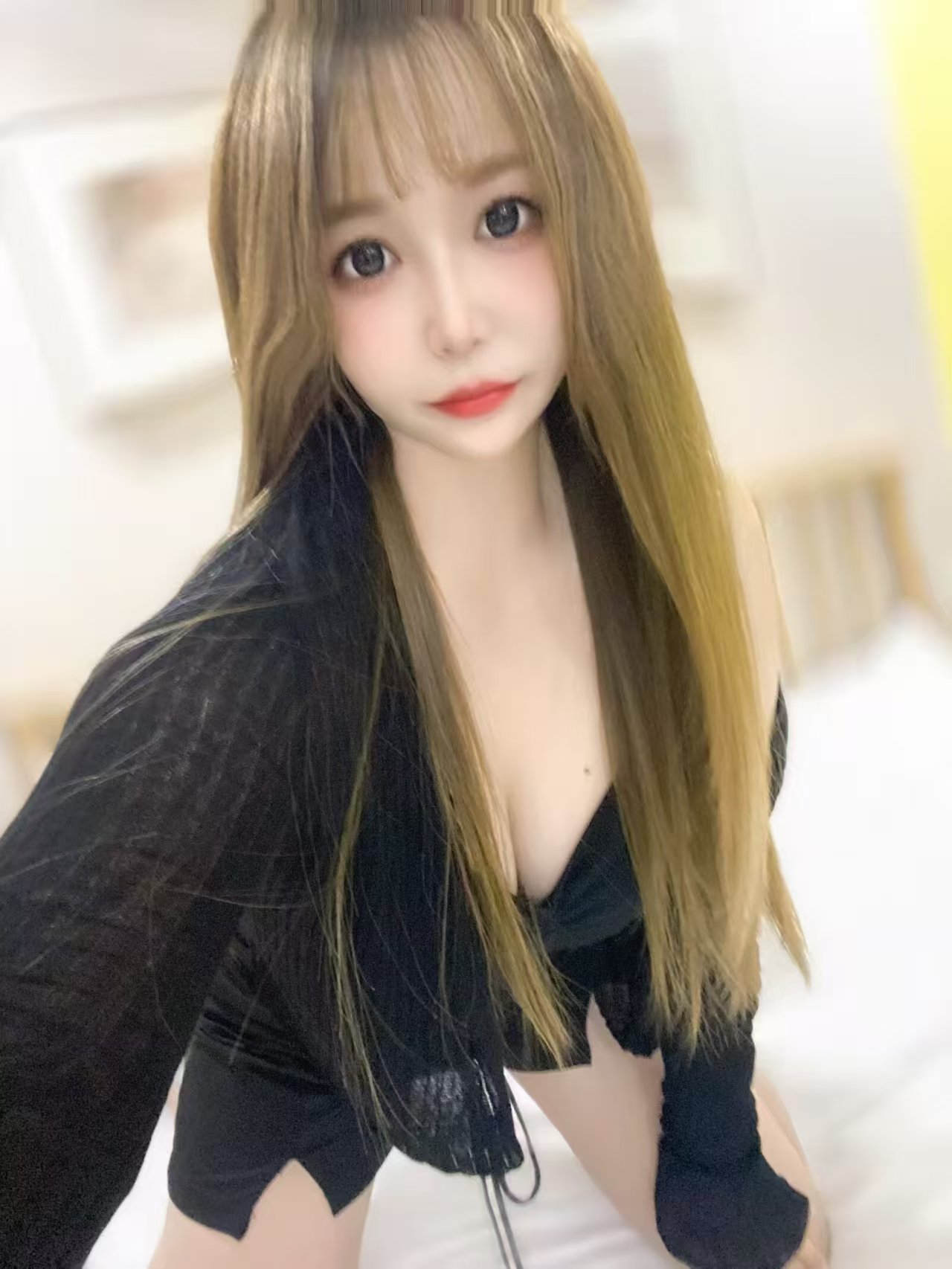 南站爆乳嫩妹团团
