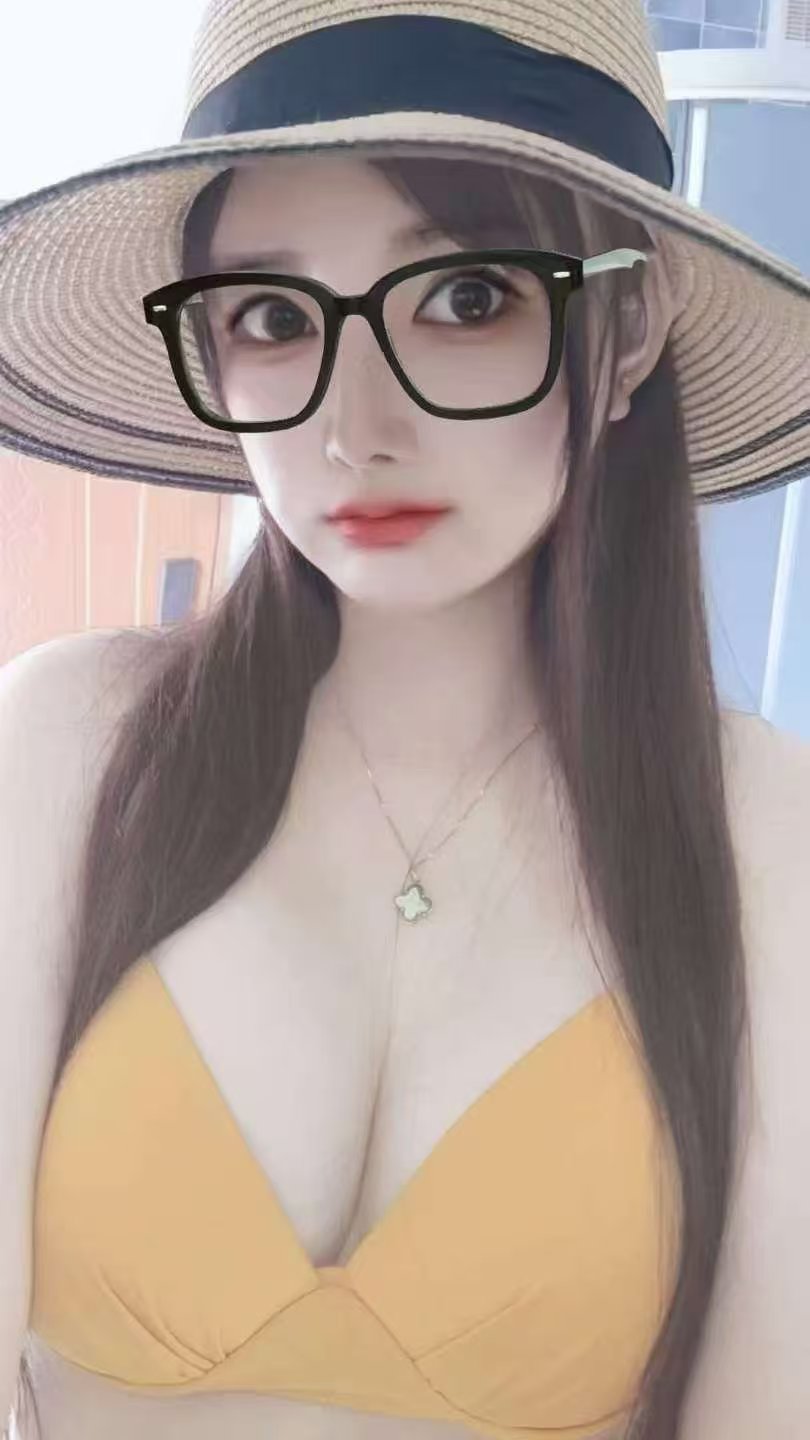 白嫩美乳嫩妹景儿