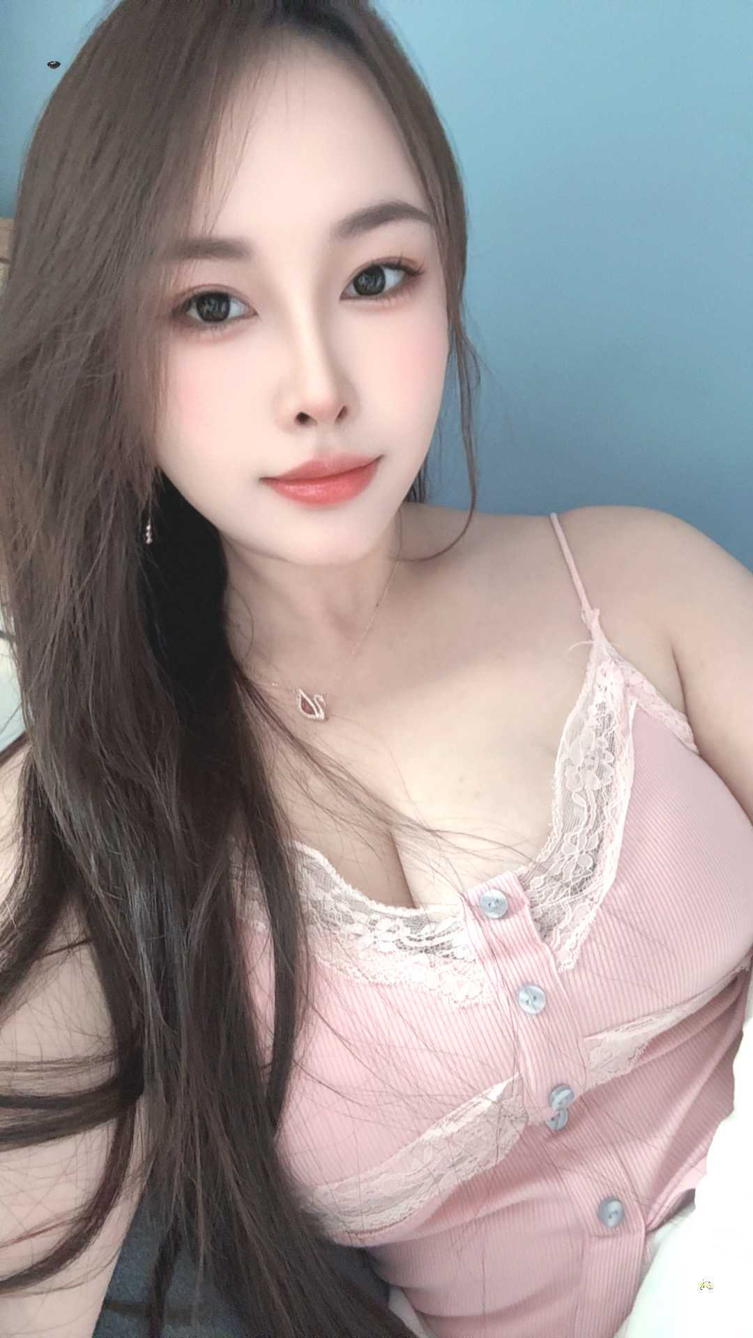 热辣大胸小姐姐欢欢