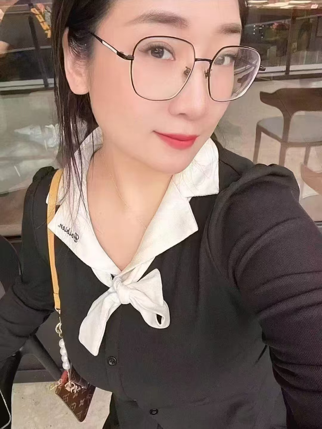 美乳眼镜妞昕昕