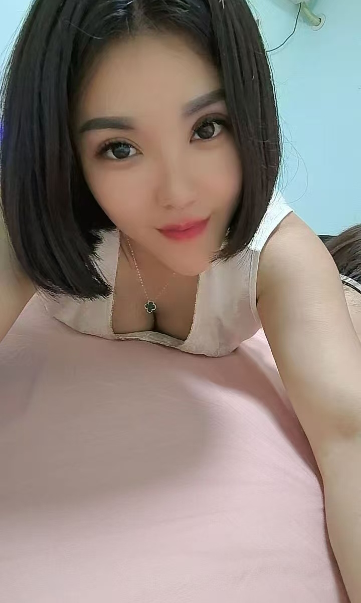 热辣短发御姐贝贝