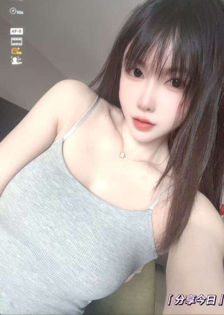 白嫩热辣小福猫