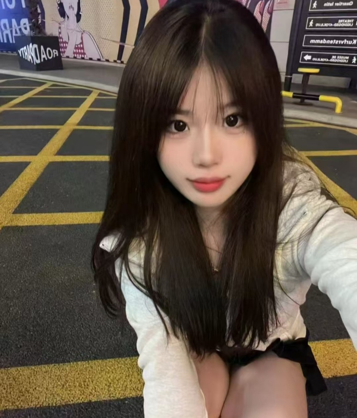 江岸粉嫩甜妹暖暖