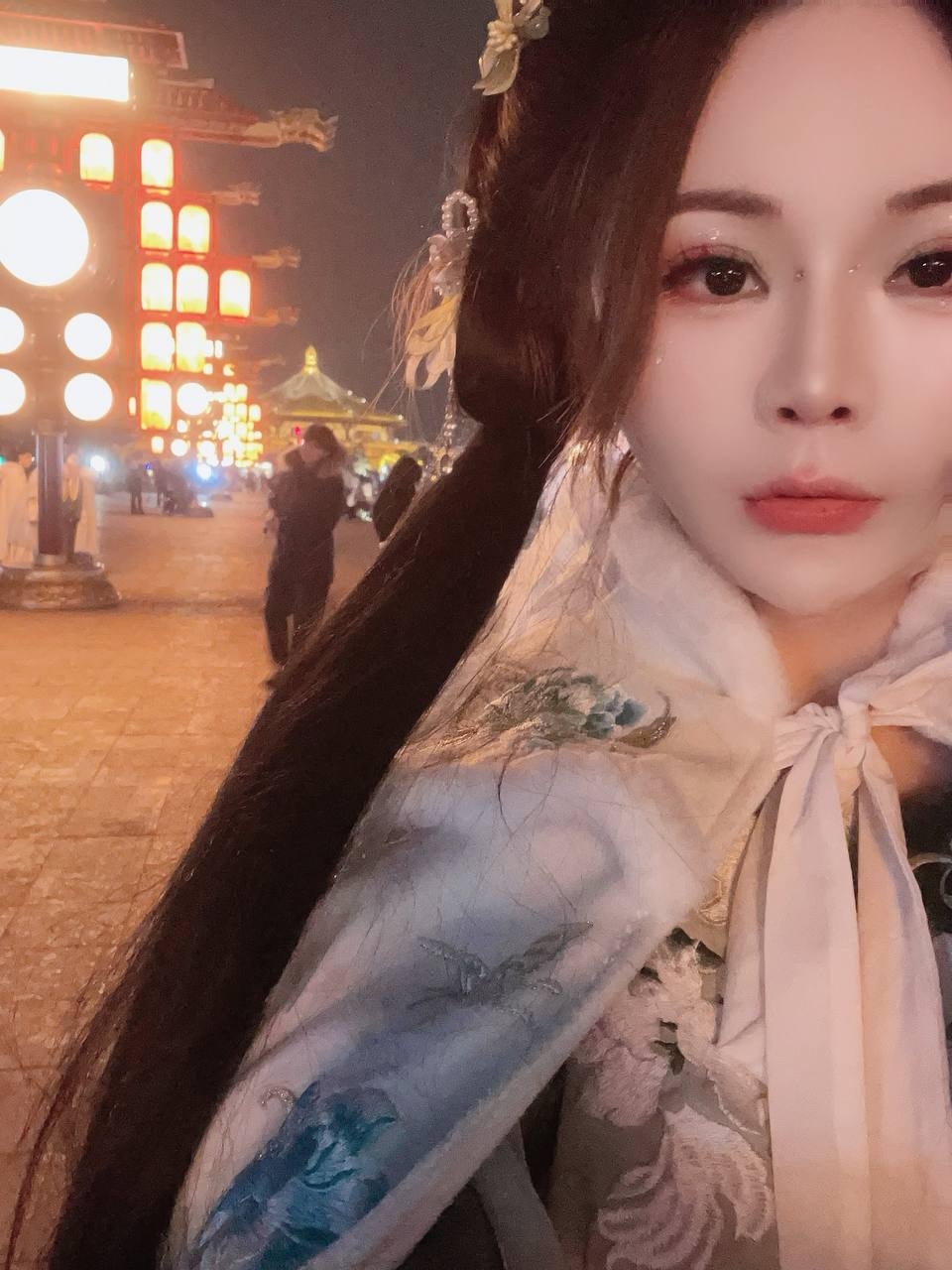 江岸美乳辣妹希儿