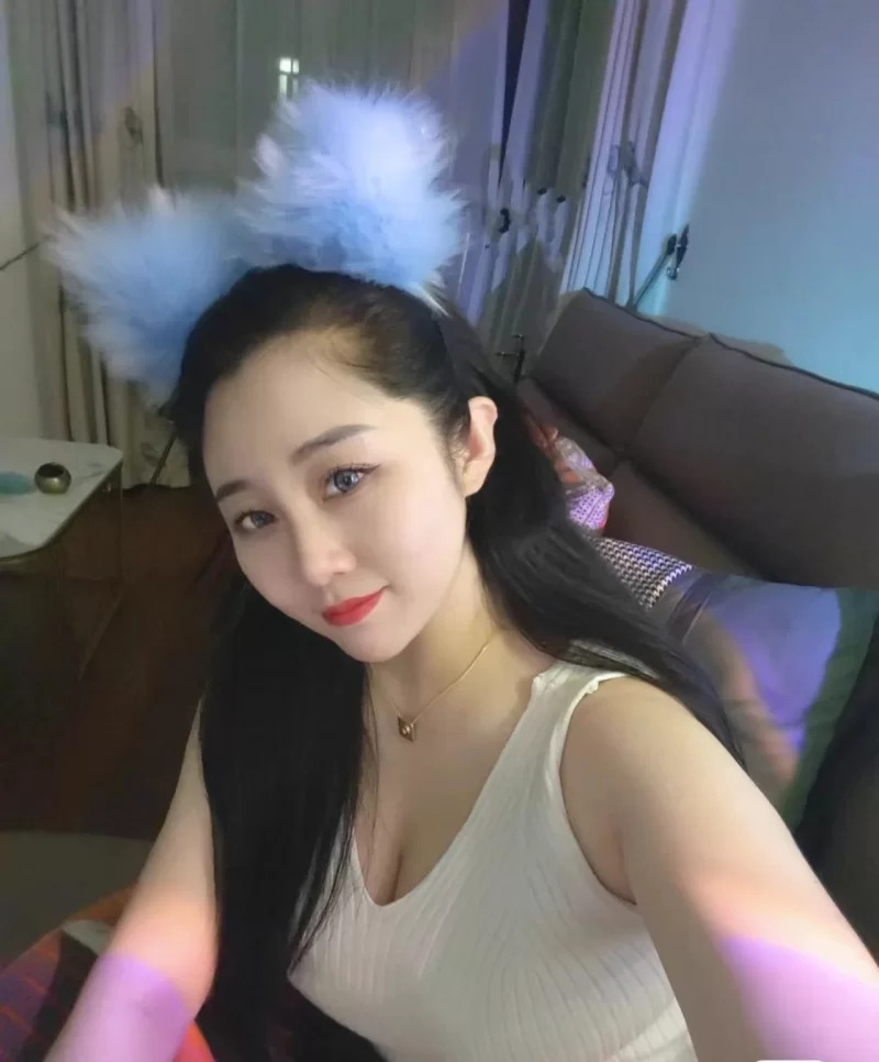 大连闷sao型美女