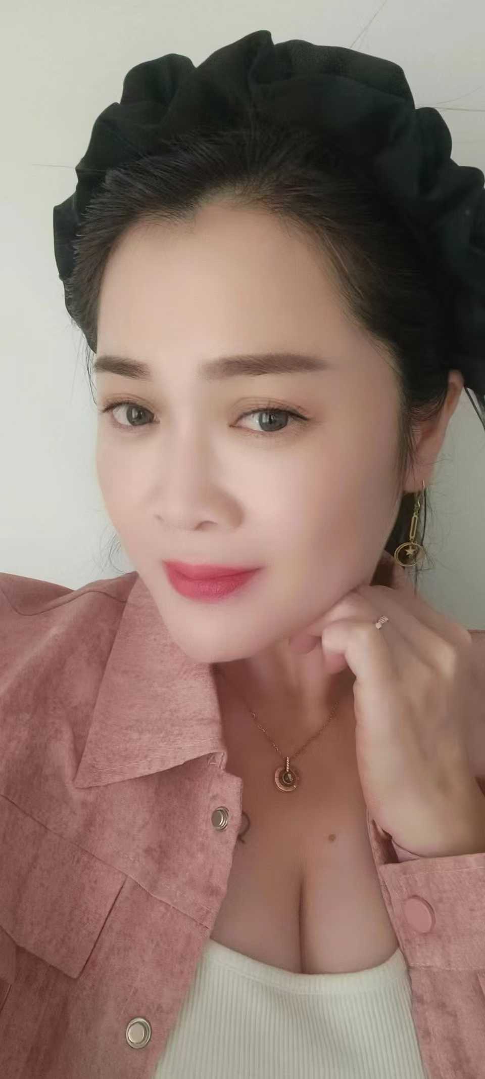 万达兼职成熟少妇落落