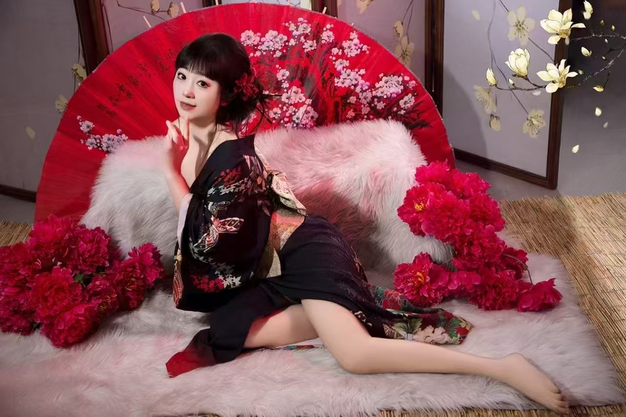 情趣制服小姐姐桃桃