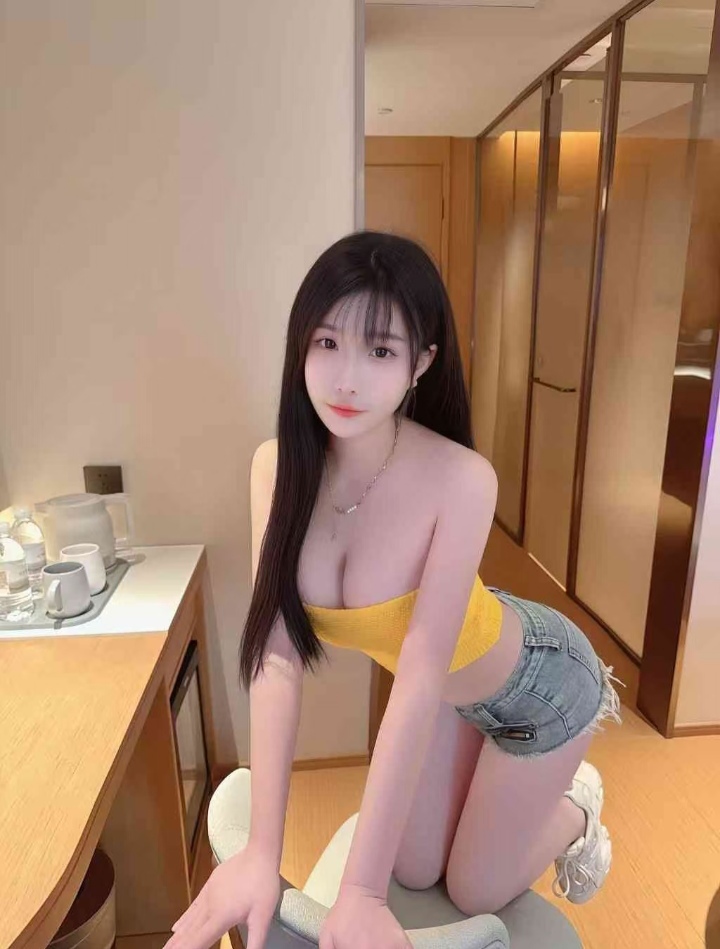 洪河白嫩辣妹甜馨