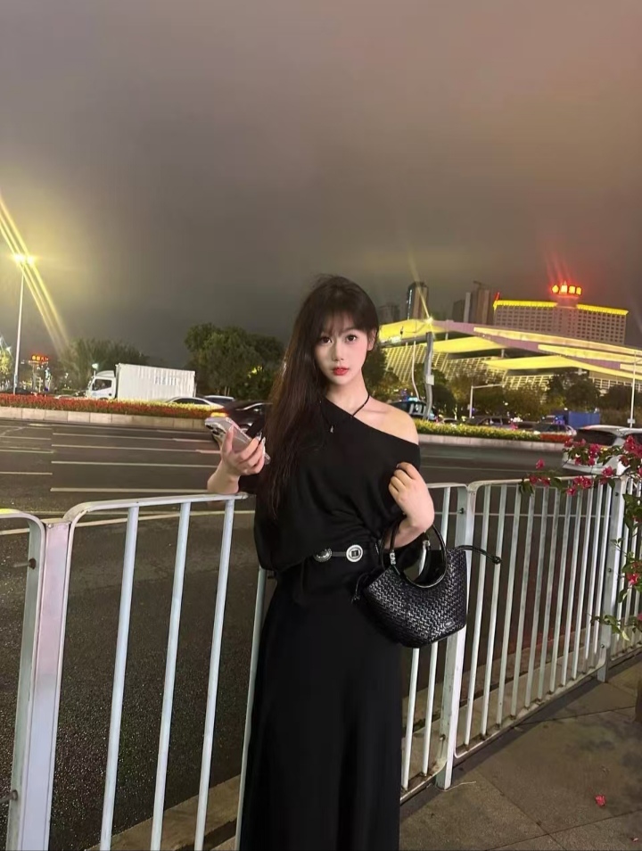 宝山白嫩甜妹童童