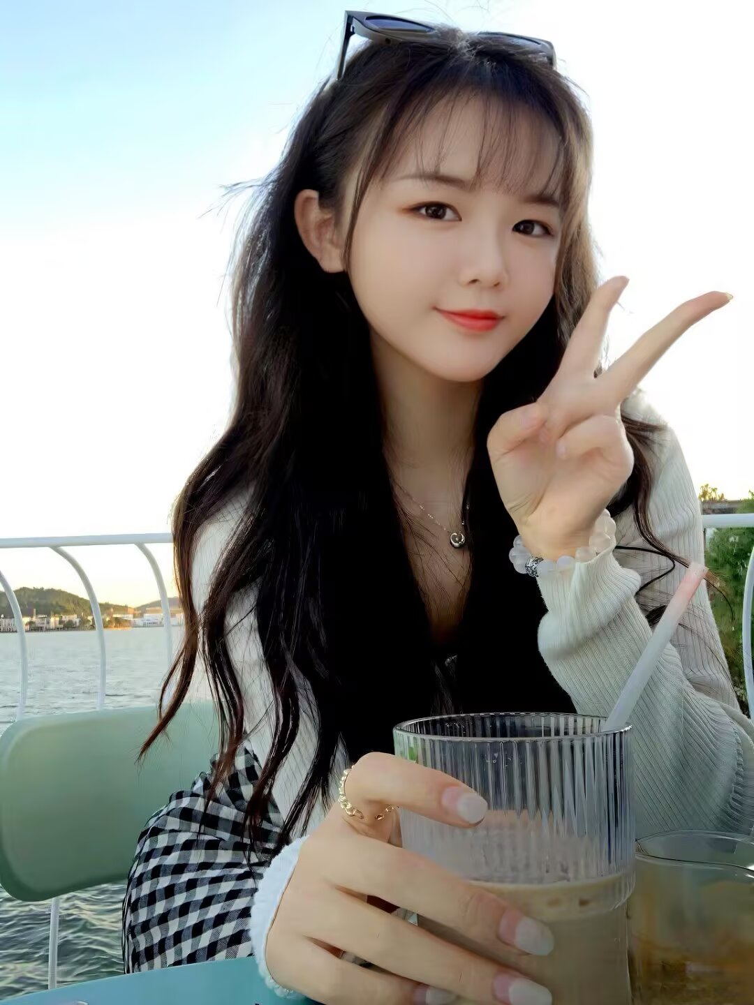 罗湖喷水美女